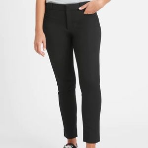 Petite Curvy Mid-Rise Skinny Sloan Pant